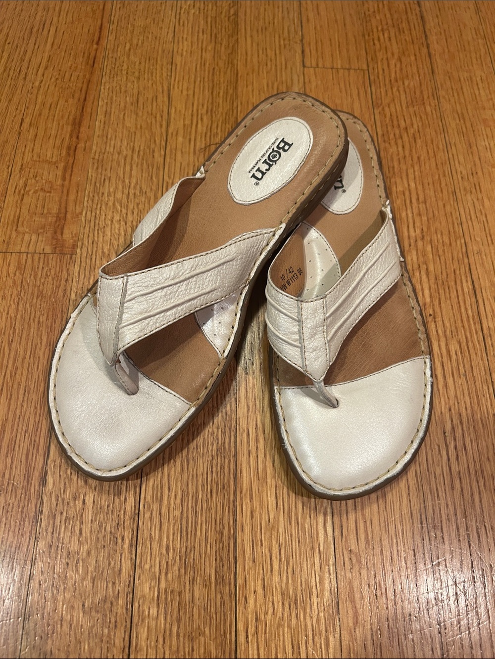 Born Cream Leather Slip-On Toe-Loop Mules Size 10